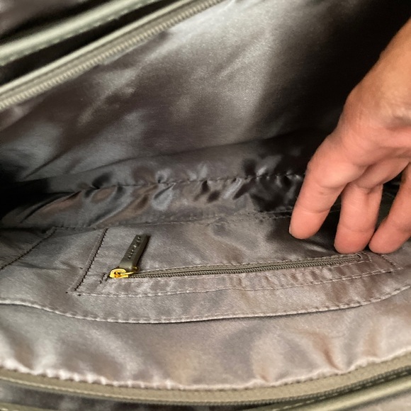 Joy and Iman Gray Purse or travel tote like new never used - Picture 15 of 17